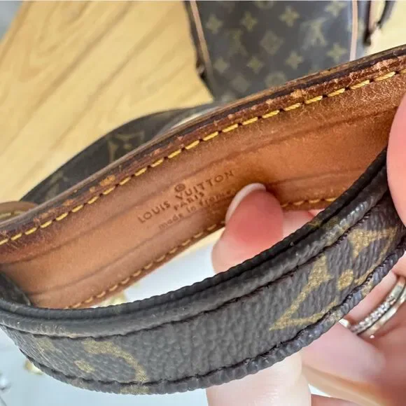 ✅AUTHENTIC✅LOUIS VUITTON DANUBE CROSSBODY BAG - Picture 12 of 16